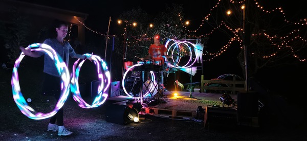 Le vrai but du week-end : aller assister à un spectacle de hula hoop lumineux, impressionnant !